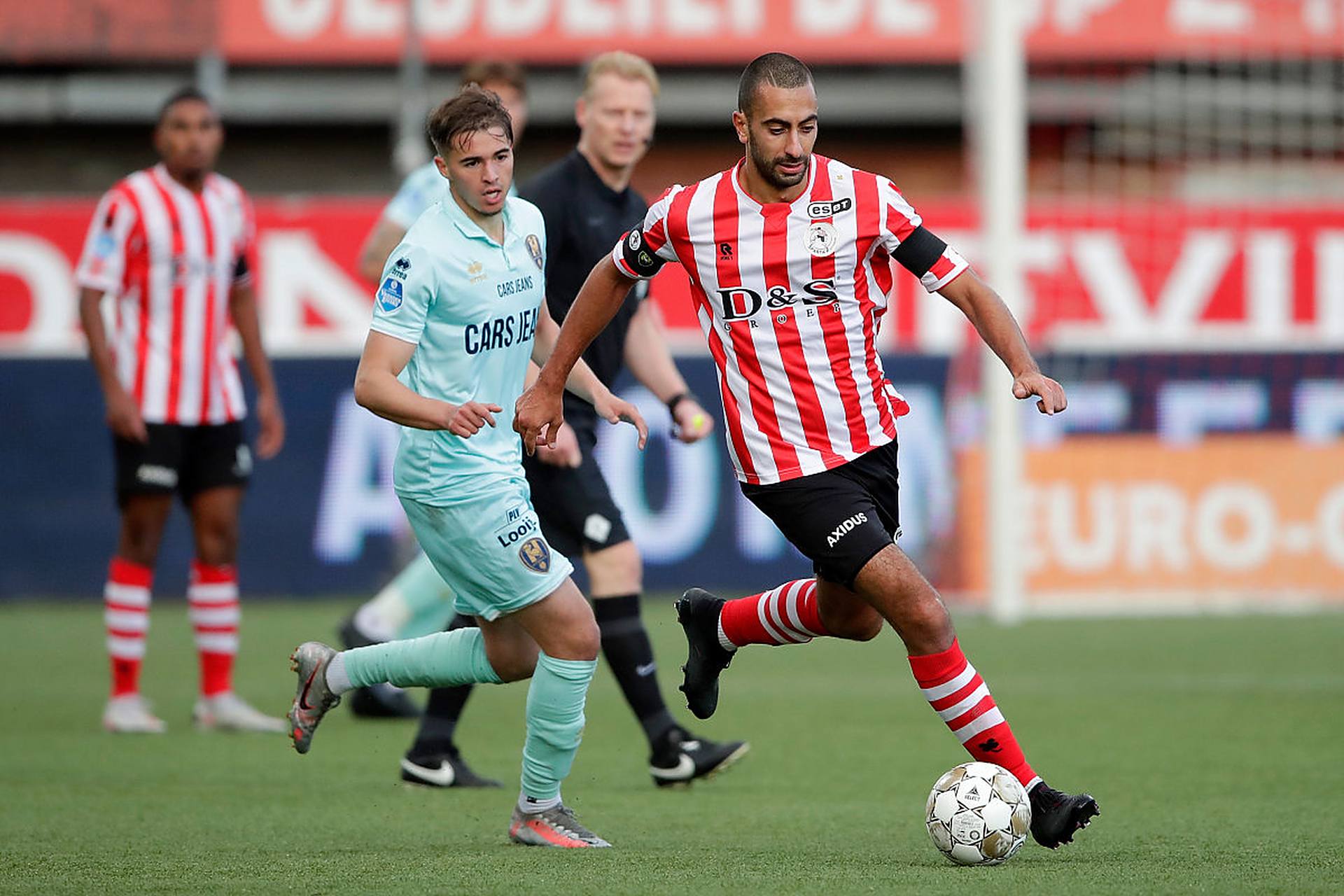 并在关键时 并在关键时